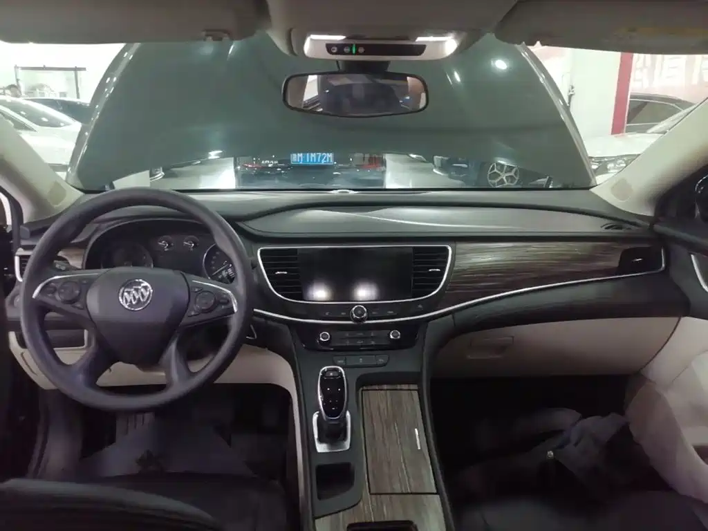 Buick LaCrosse — миниатюра 10