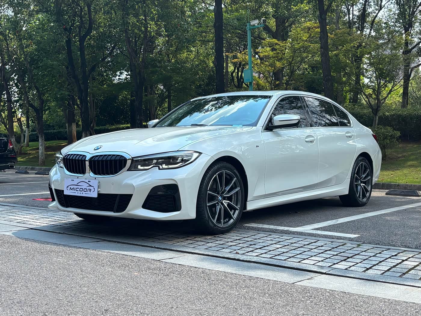 BMW 3 Series 2.0 л 2022 г. Белый, пробег 47000 км