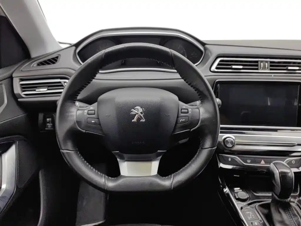 Peugeot 308 — миниатюра 11