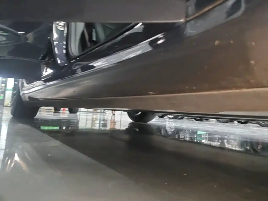 Tesla Model 3 — миниатюра 21