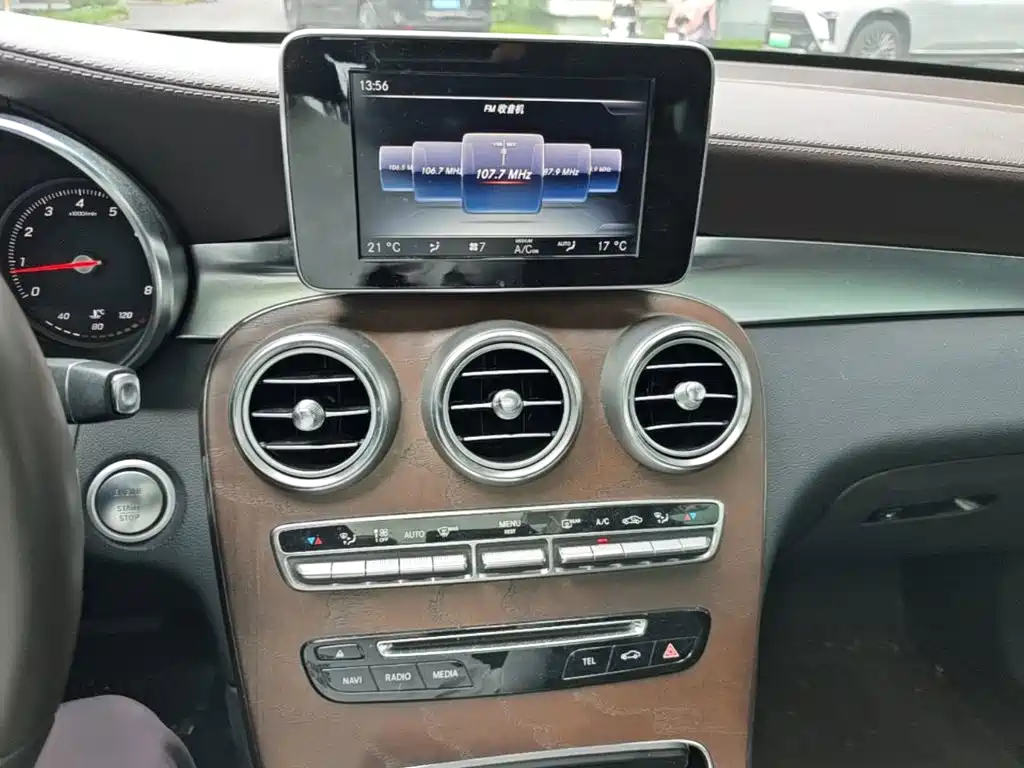 Mercedes-Benz GLC — миниатюра 13