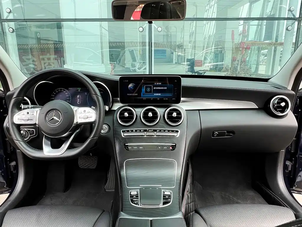Mercedes-Benz C-Class — миниатюра 12