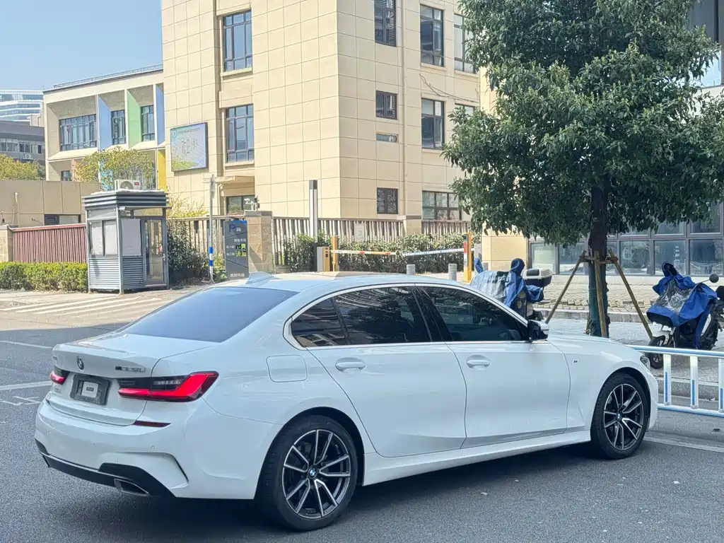 BMW 3 Series — миниатюра 10