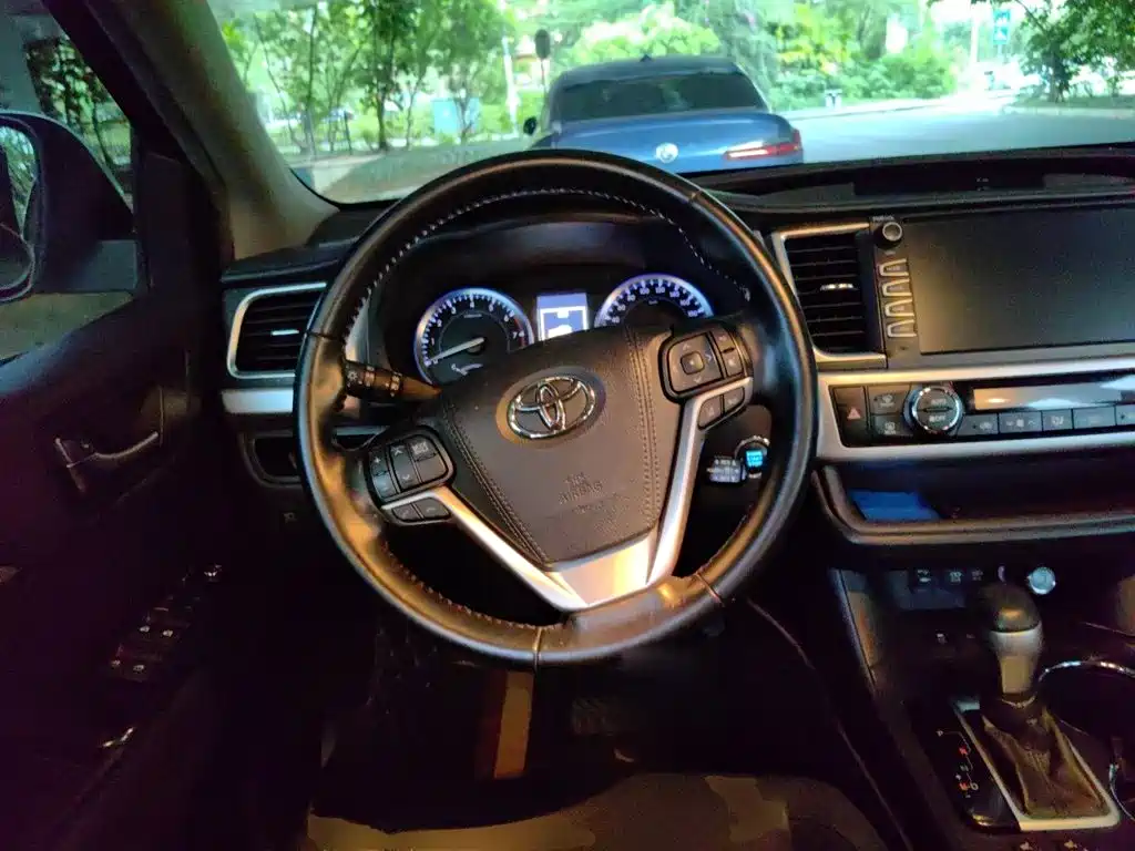 Toyota Highlander — миниатюра 11