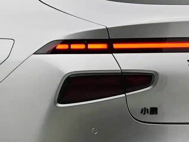 XPeng P7 — миниатюра 9
