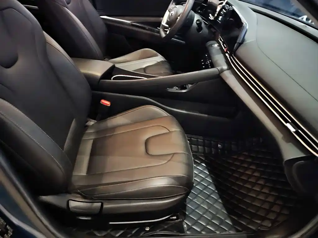 Hyundai Elantra — миниатюра 20