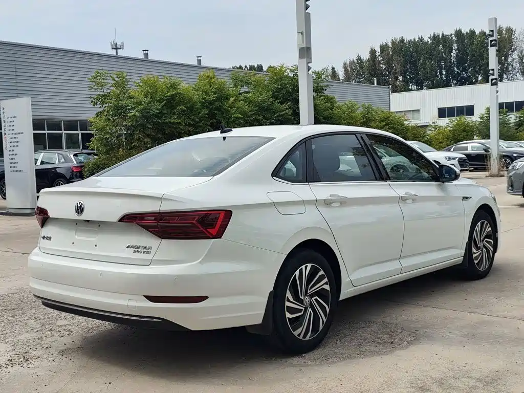 Volkswagen Sagitar — миниатюра 7