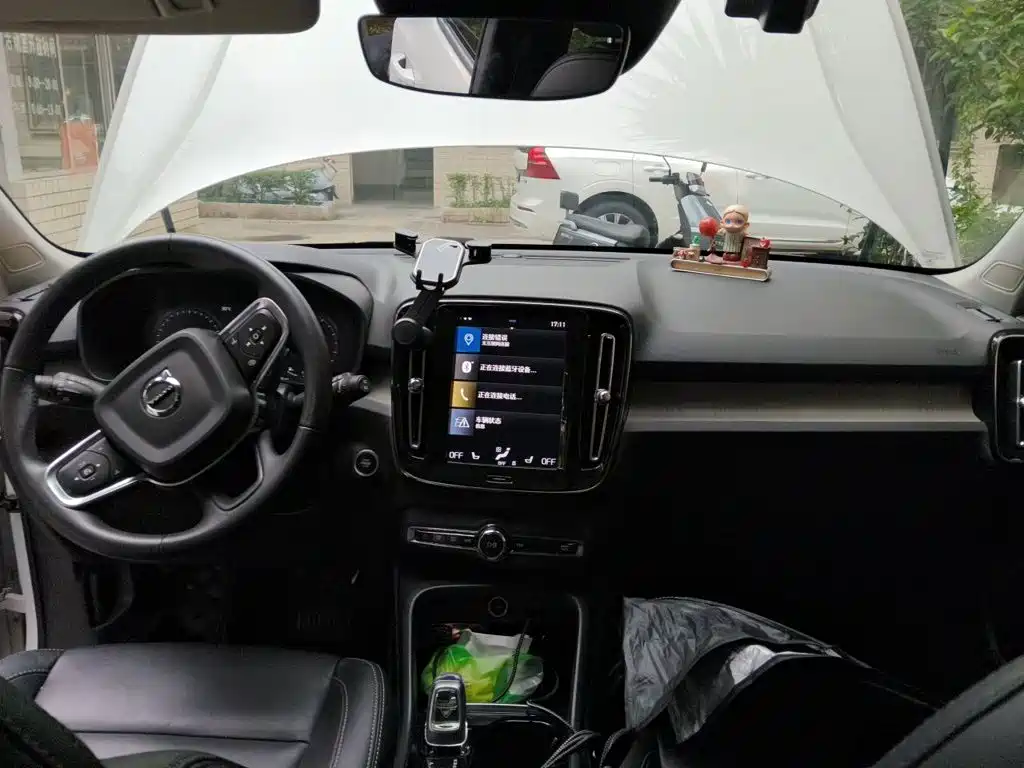 Volvo XC40 — миниатюра 10