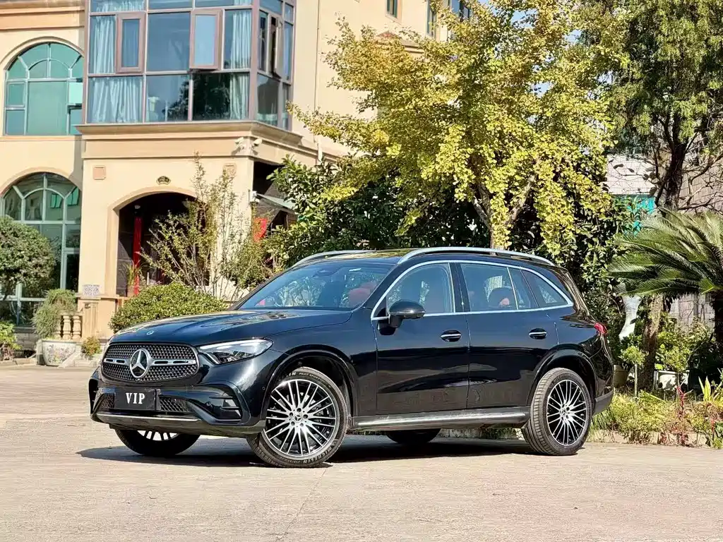 MERCEDES-BENZ GLC