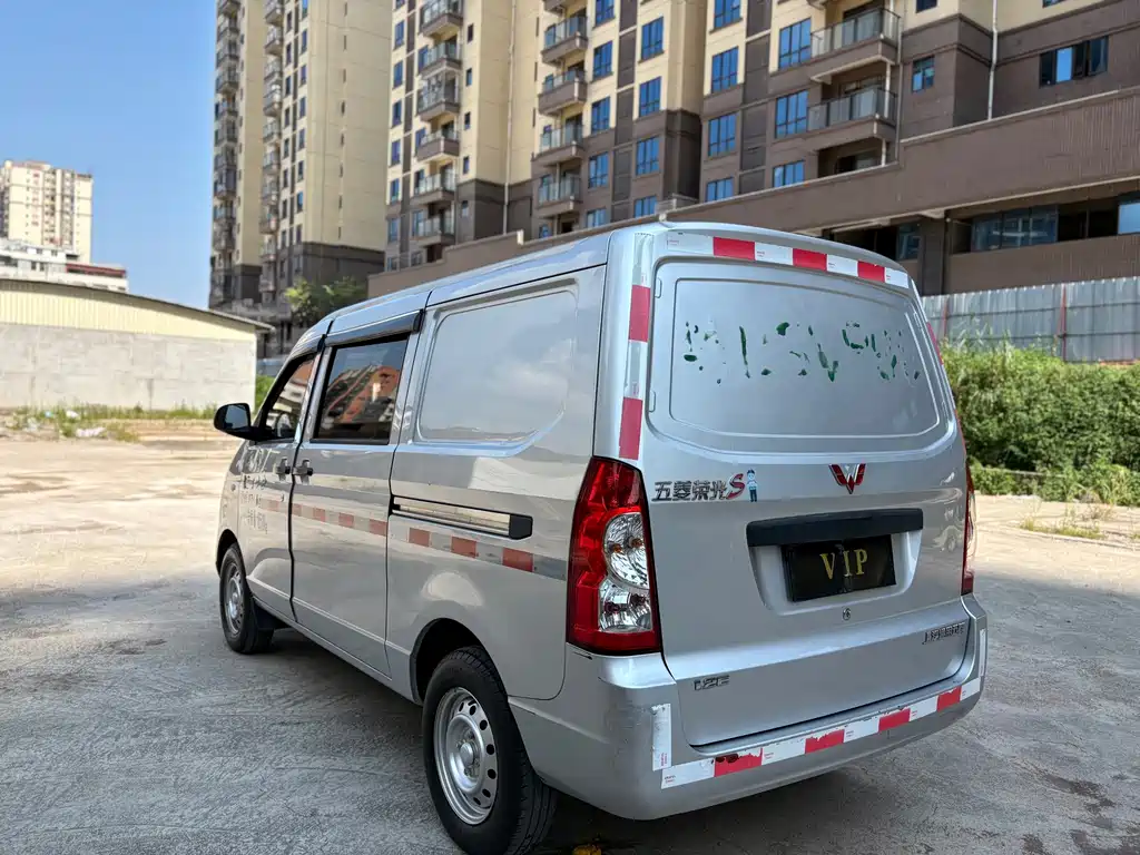 Wuling Rongguang S — миниатюра 4
