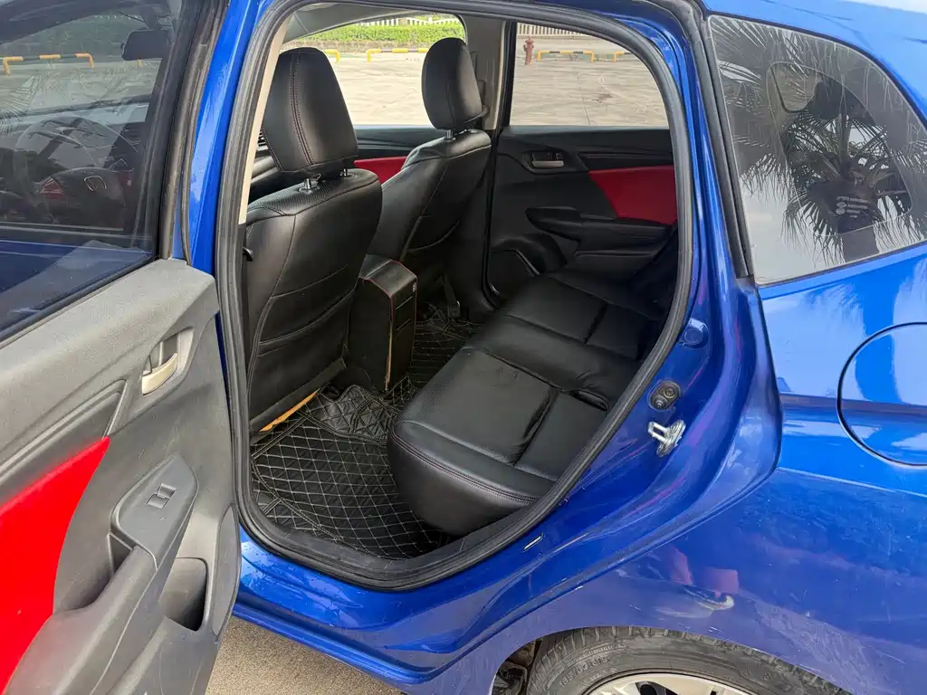 Honda Fit — миниатюра 6