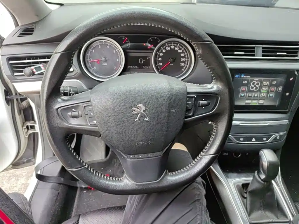 Peugeot 408 — миниатюра 11