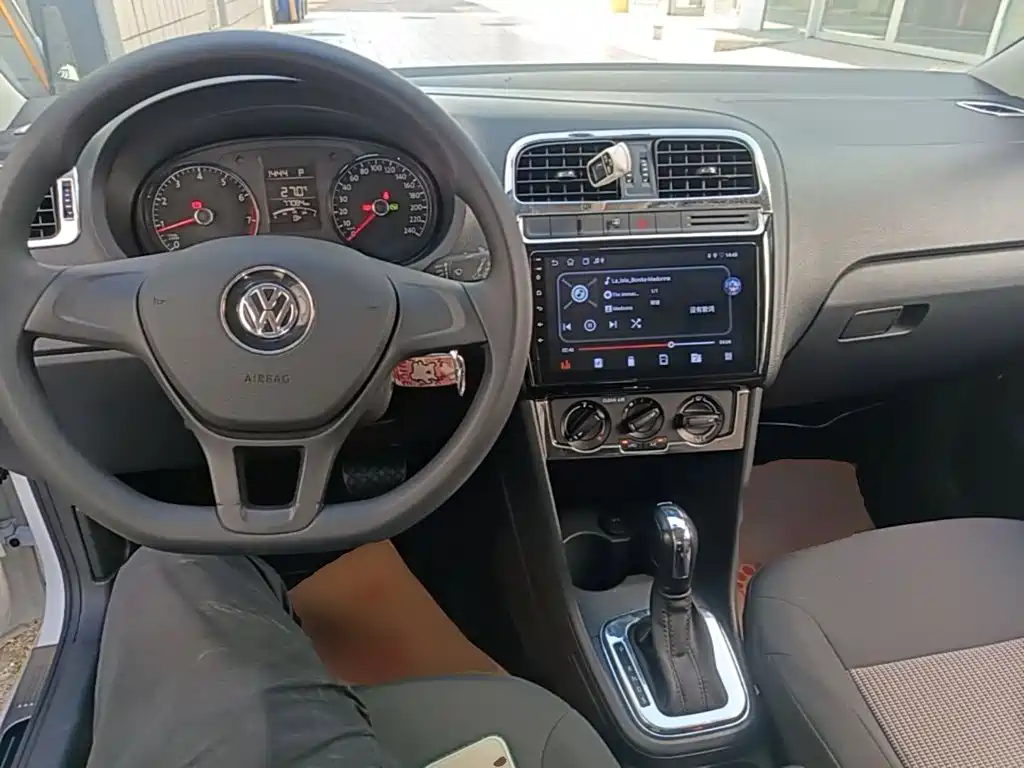 Volkswagen Polo — миниатюра 10