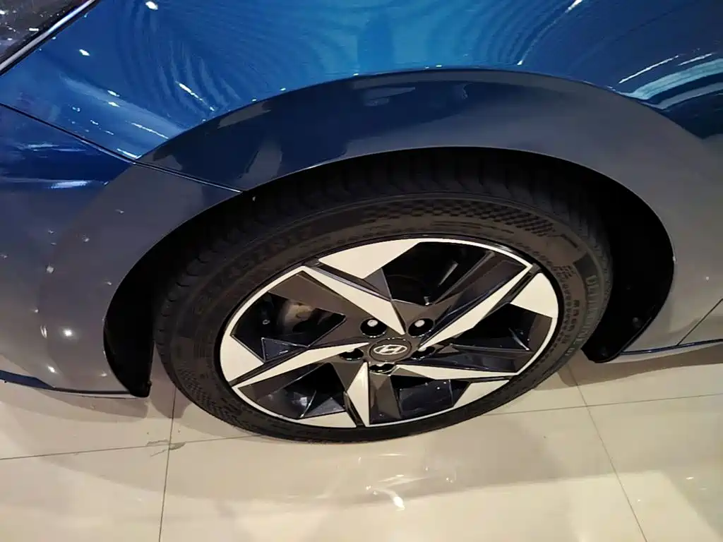 Hyundai Elantra — миниатюра 25
