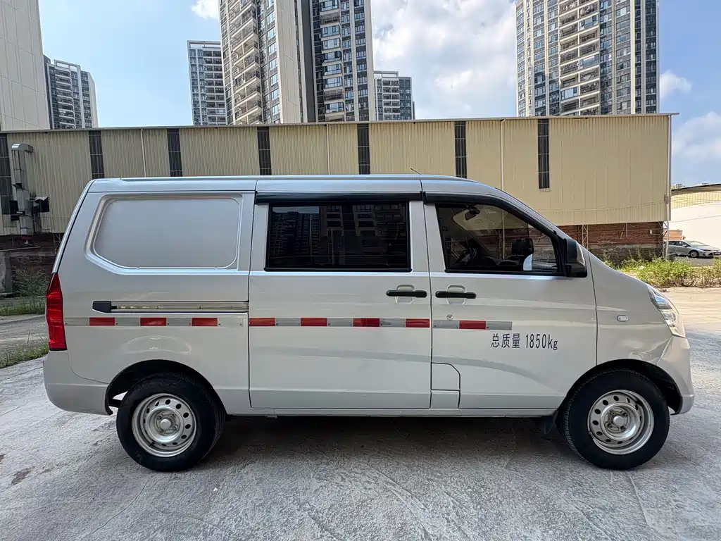 Wuling Rongguang S — миниатюра 15