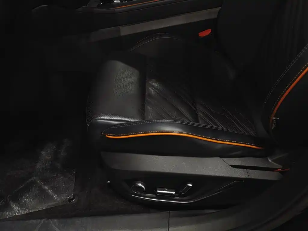 Lynk & Co 02 Hatchback — миниатюра 20