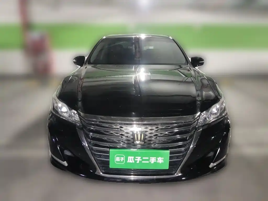 Toyota Crown — миниатюра 2