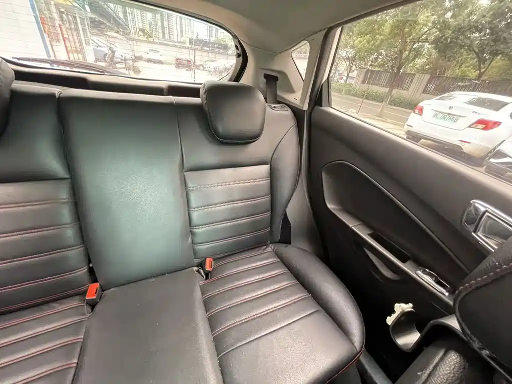 Ford Fiesta — миниатюра 17