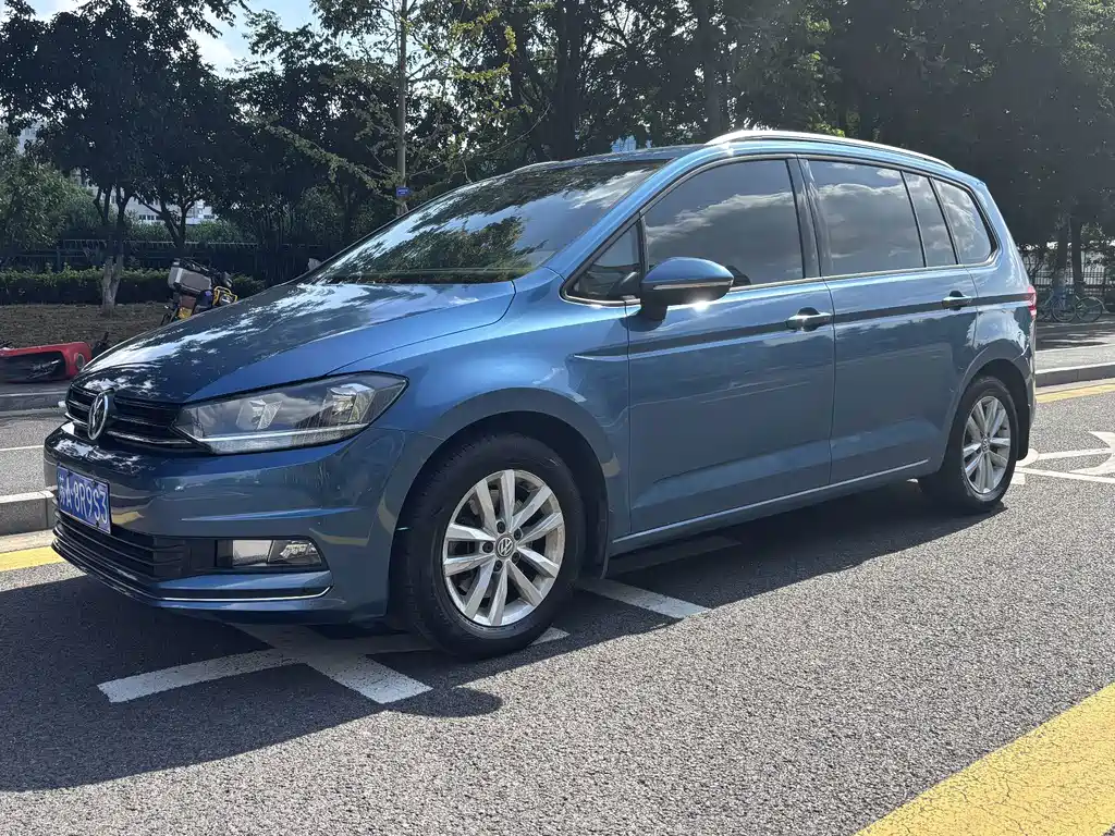 Volkswagen Touran — миниатюра 3