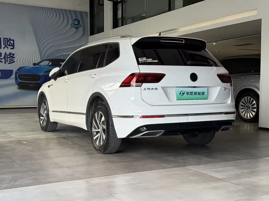 Volkswagen Tiguan L PHEV — миниатюра 8