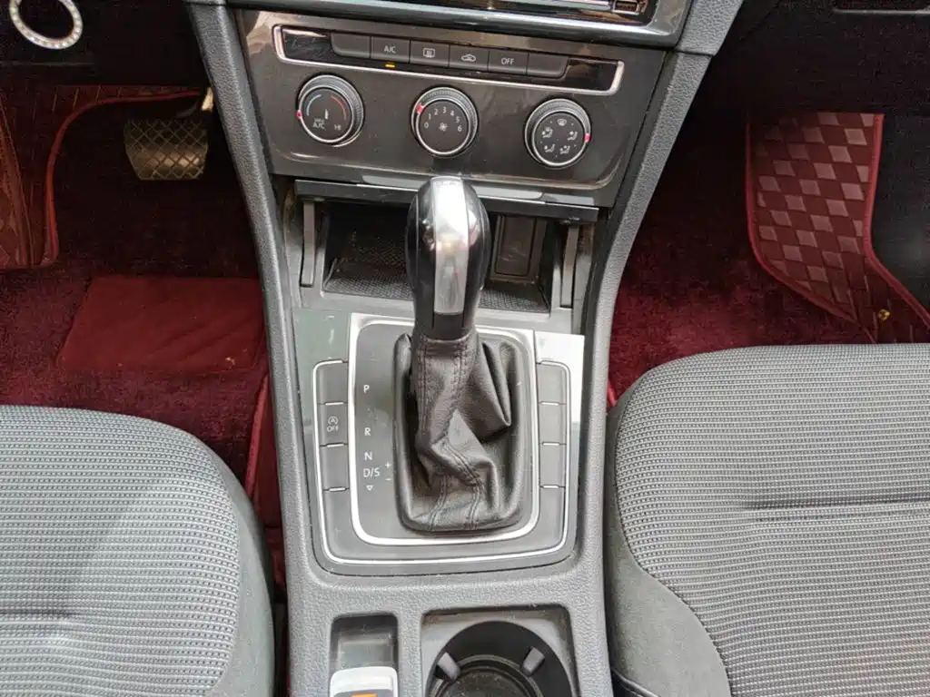 Volkswagen Golf — миниатюра 14