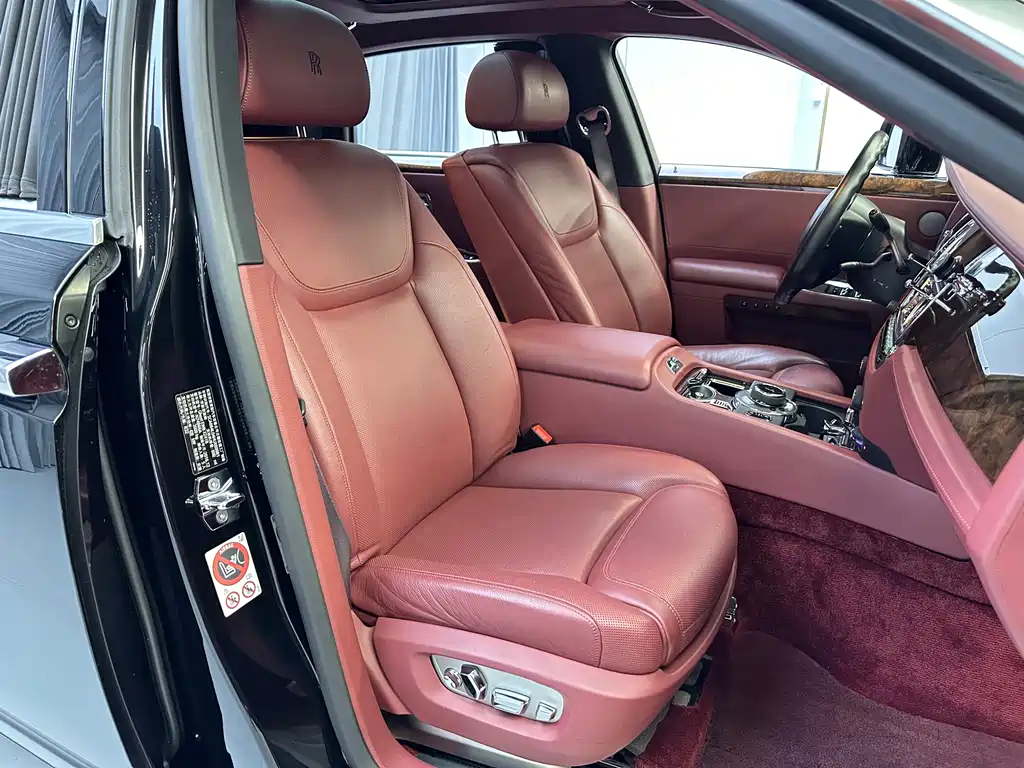 Rolls-Royce Ghost — миниатюра 19