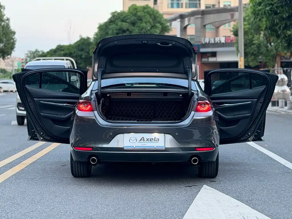 Mazda 3 Axela — миниатюра 16