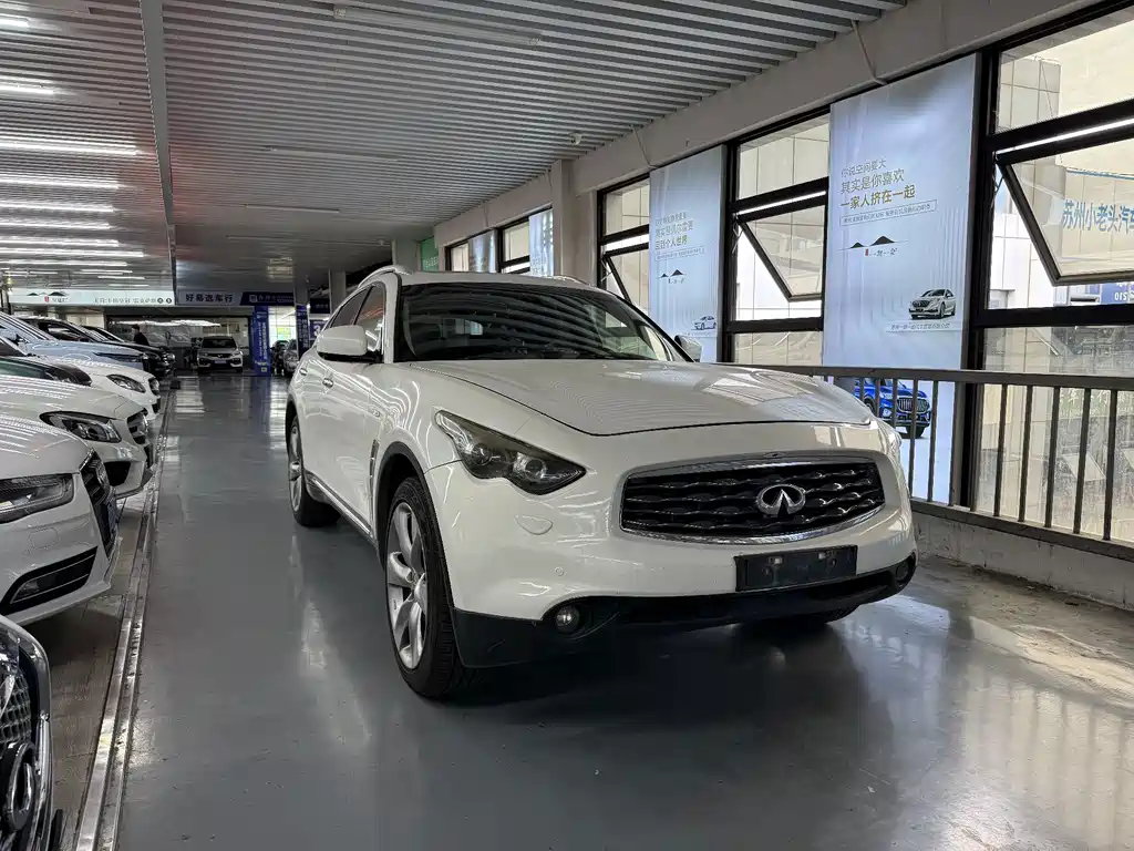 Infiniti FX — миниатюра 3