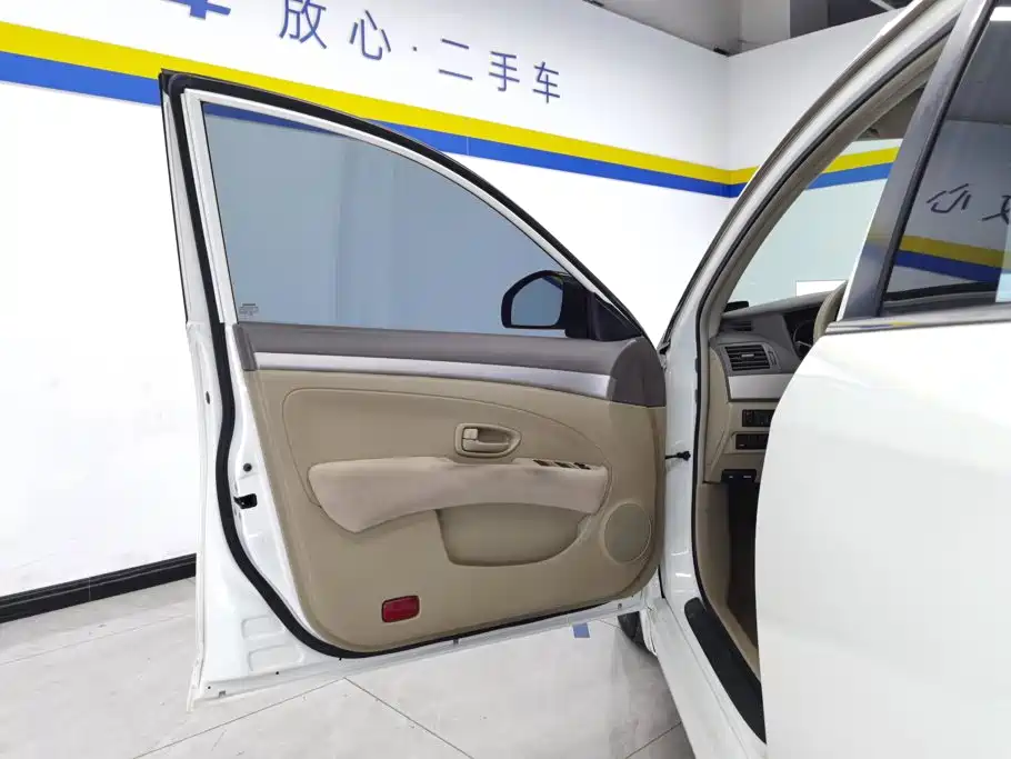 Nissan Sylphy — миниатюра 7