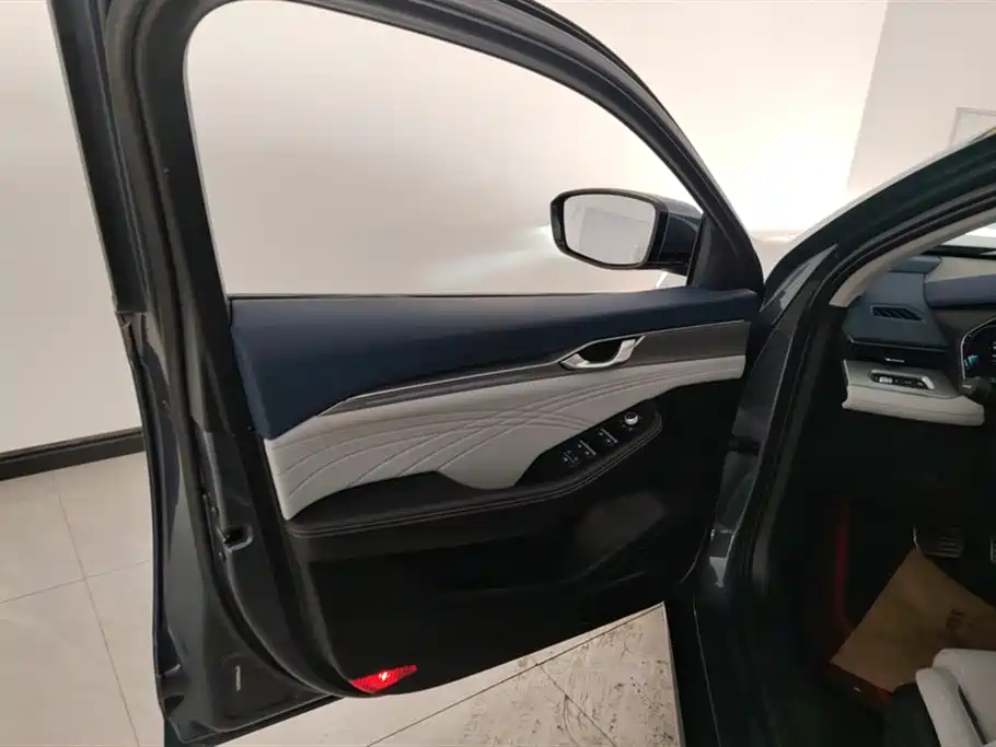 GEELY AUTOMOBILE XINGRUI