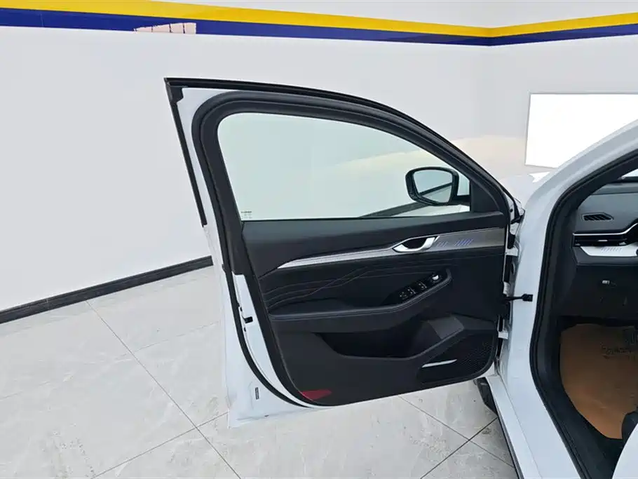 GEELY AUTOMOBILE XINGRUI