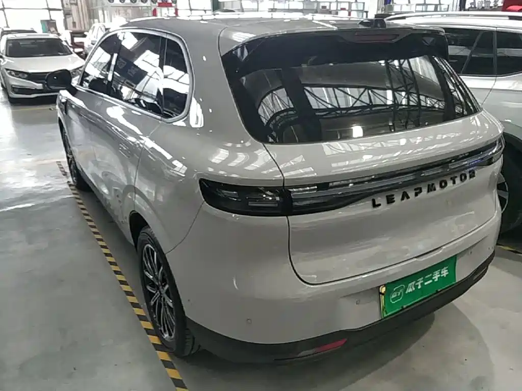 Leapmotor Leapmotor B10 — миниатюра 5