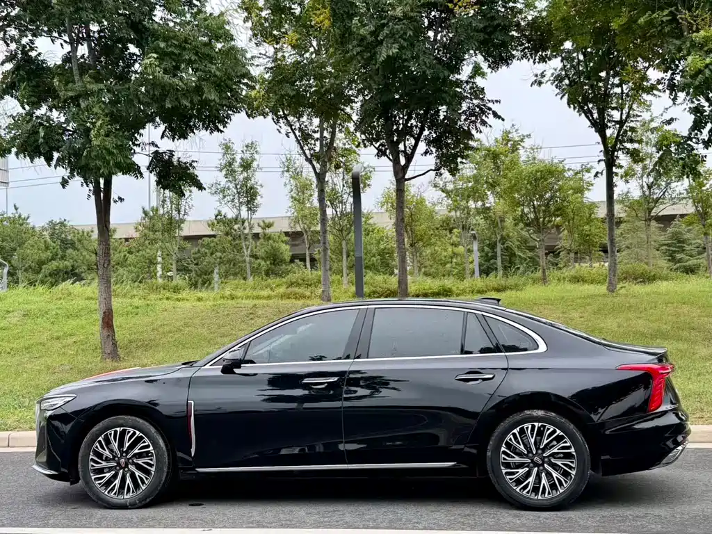 Hongqi Hongqi H5 — миниатюра 3