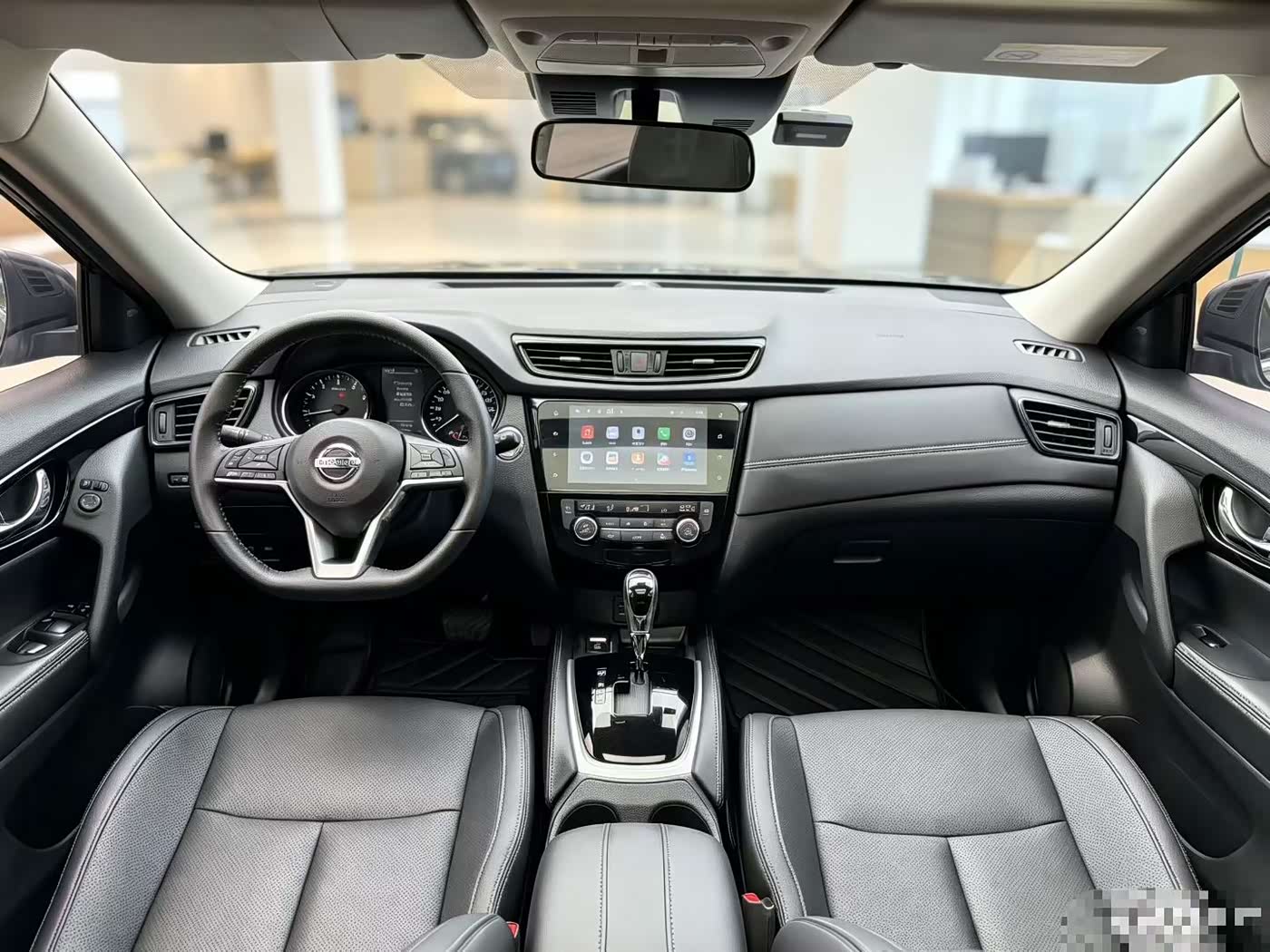 Nissan X-Trail 2.0 л 2024 г. Чёрный, пробег 20000 км