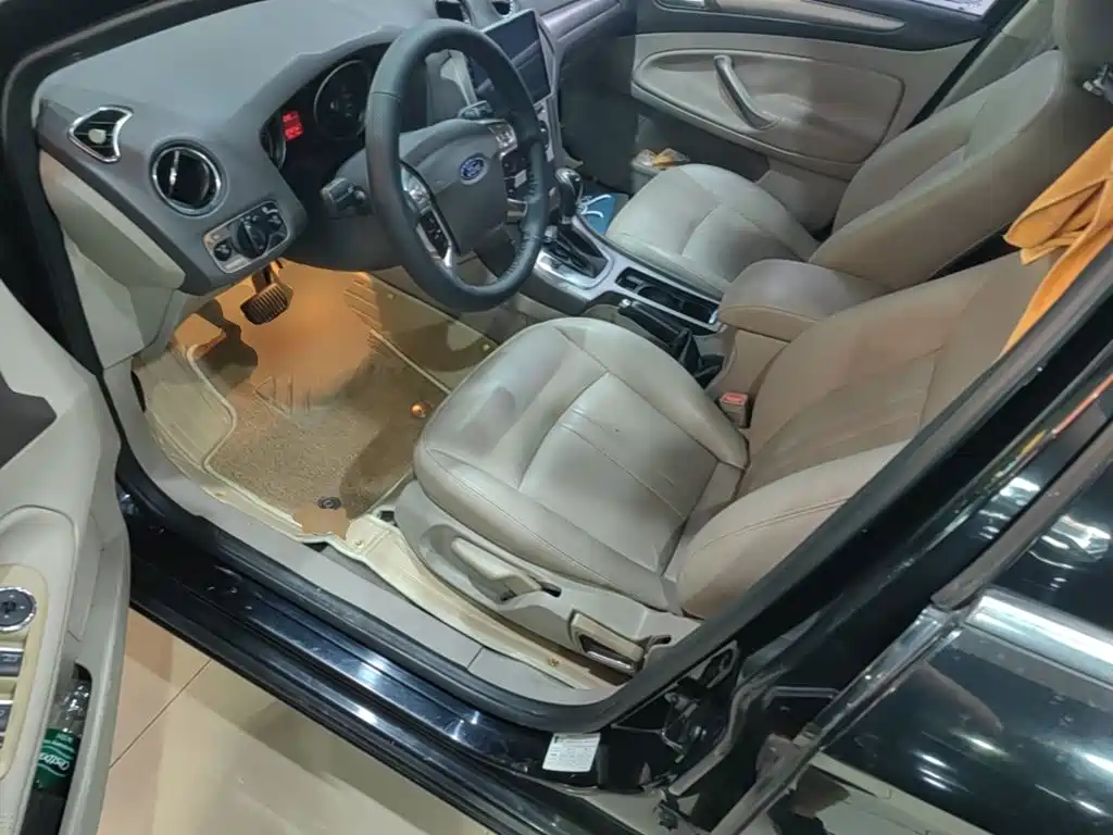 Ford Mondeo — миниатюра 16