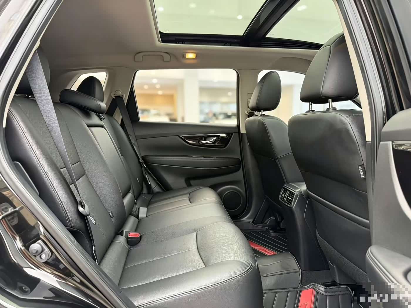 Nissan X-Trail 2.0 л 2024 г. Чёрный, пробег 20000 км