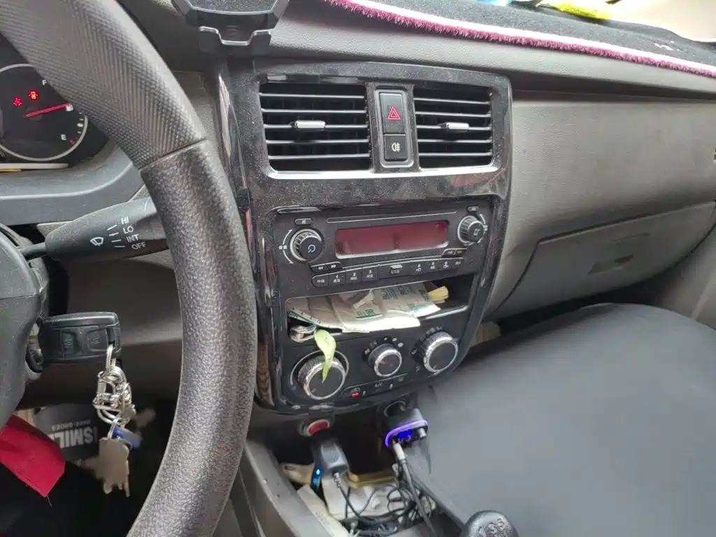 Wuling Rongguang V — миниатюра 6
