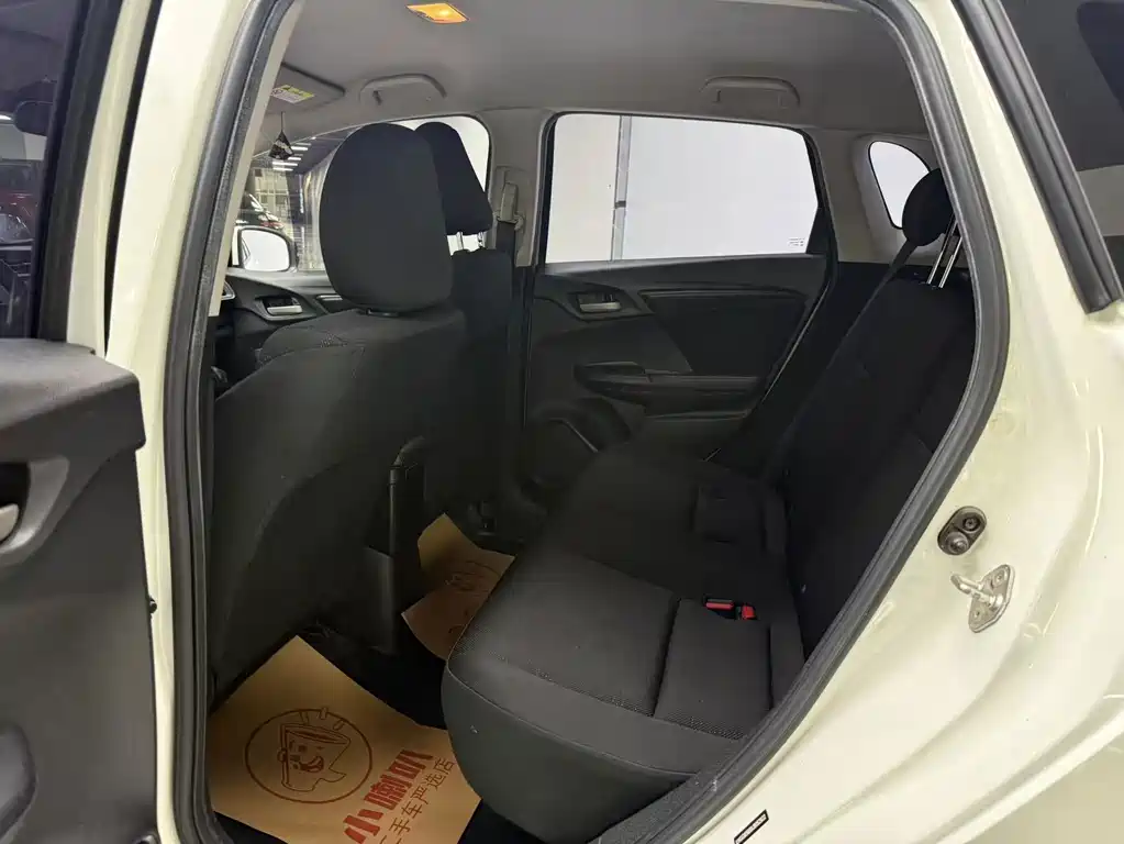 Honda Fit — миниатюра 8