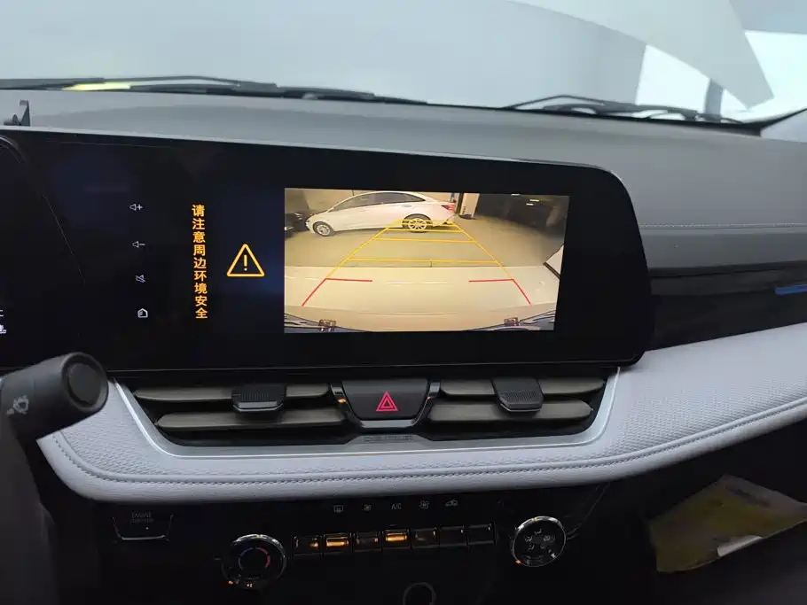 Chevrolet Monza — миниатюра 13