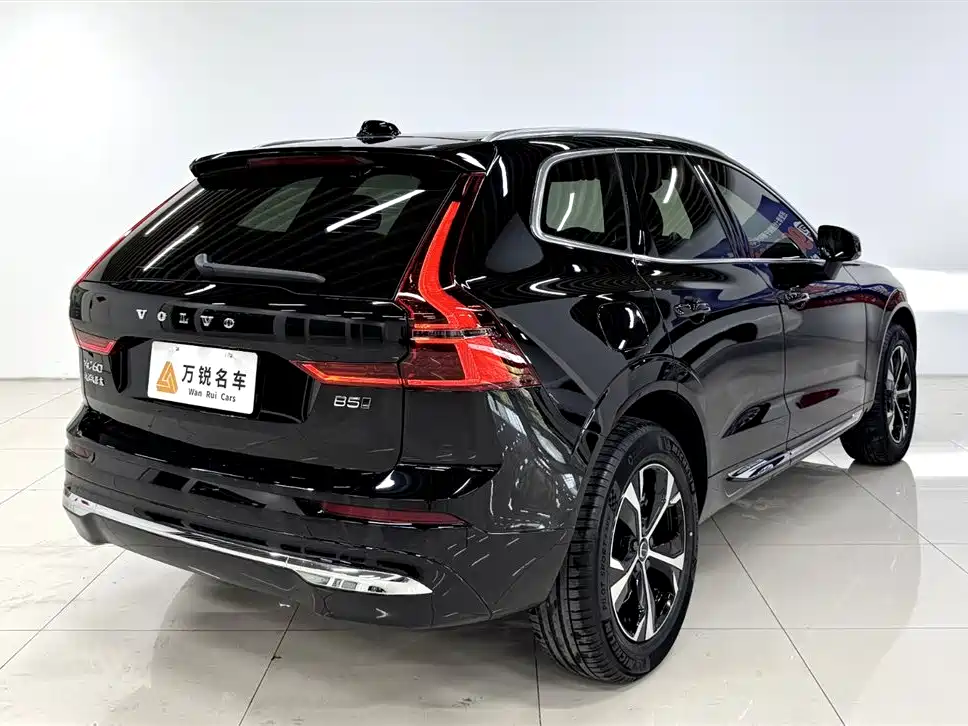 Volvo XC60 2026 B5 Luxury