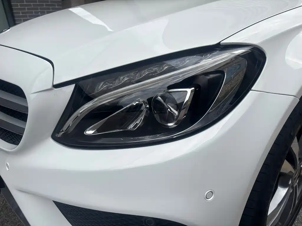 Mercedes-Benz C-Class — миниатюра 4