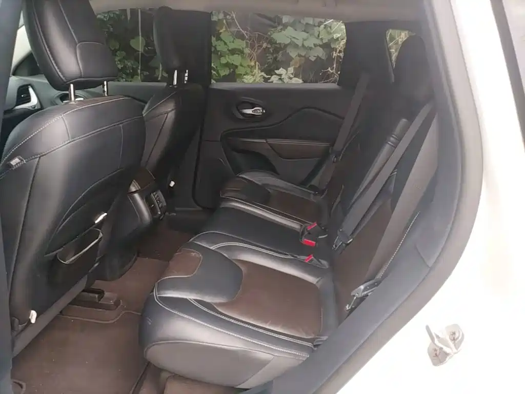 Jeep Cherokee — миниатюра 17