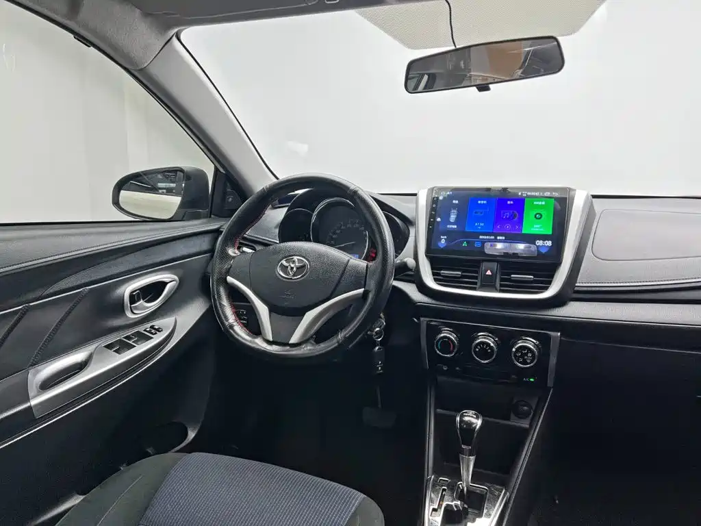 Toyota Yaris L — миниатюра 23