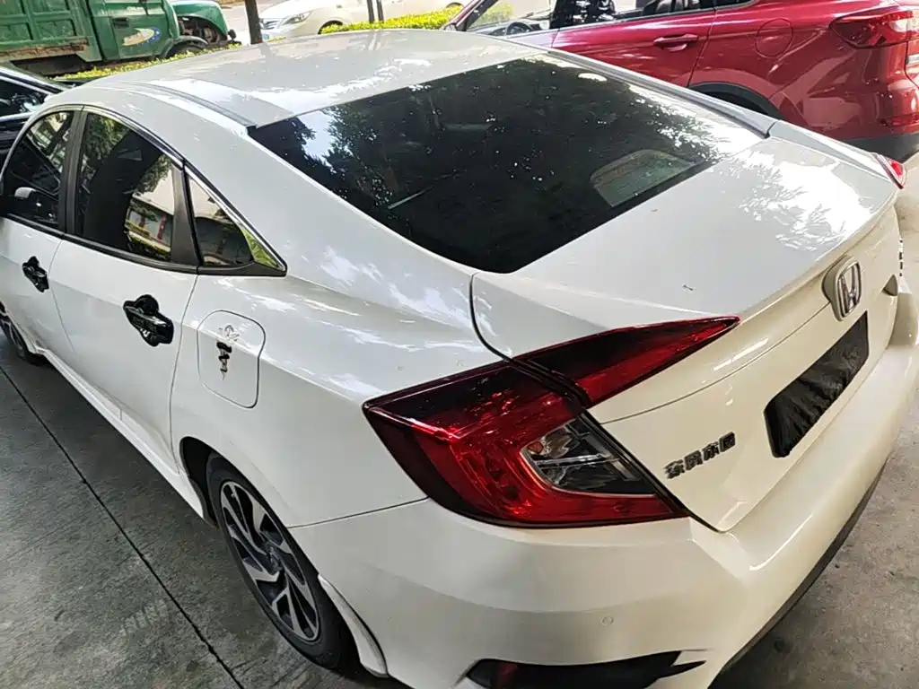 Honda Civic — миниатюра 5