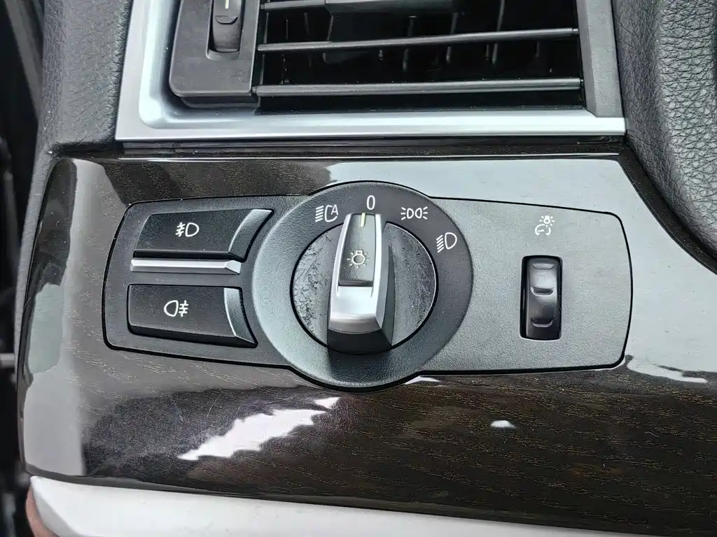BMW 5 Series GT — миниатюра 21