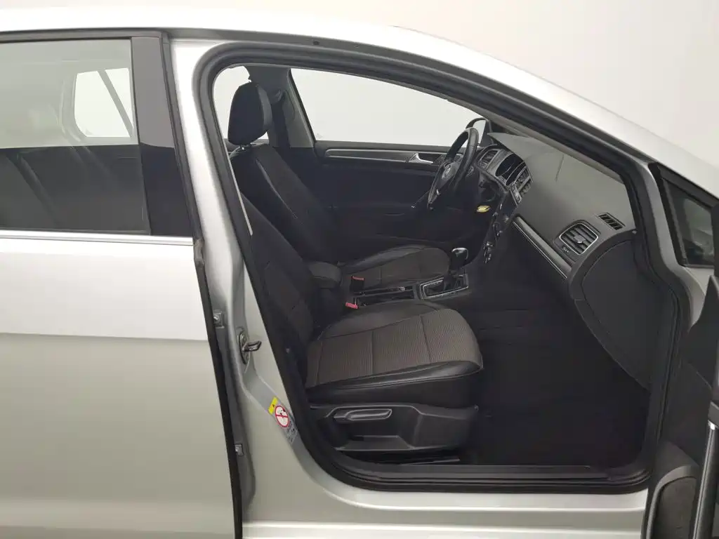 Volkswagen Golf — миниатюра 23