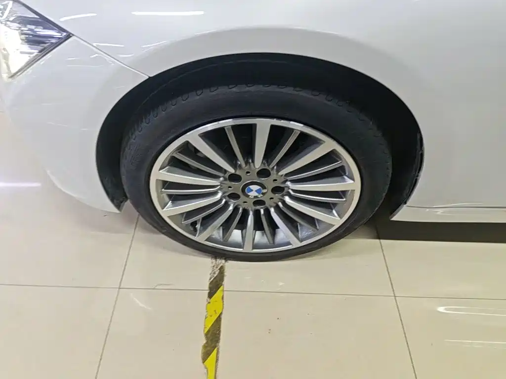 BMW 3 Series — миниатюра 23