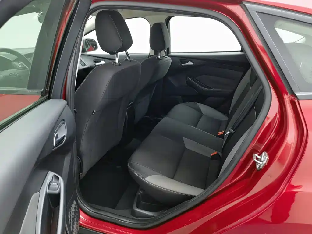 Ford Focus — миниатюра 15