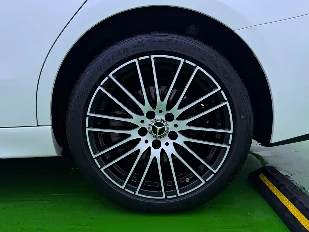 Mercedes-Benz C-Class — миниатюра 38