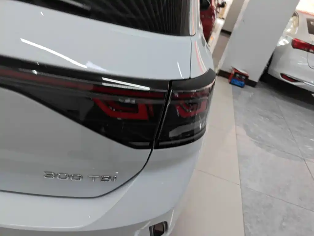 Volkswagen T-Roc — миниатюра 8